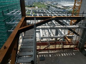 五星級工地的硬核力量 附著式升降腳手架