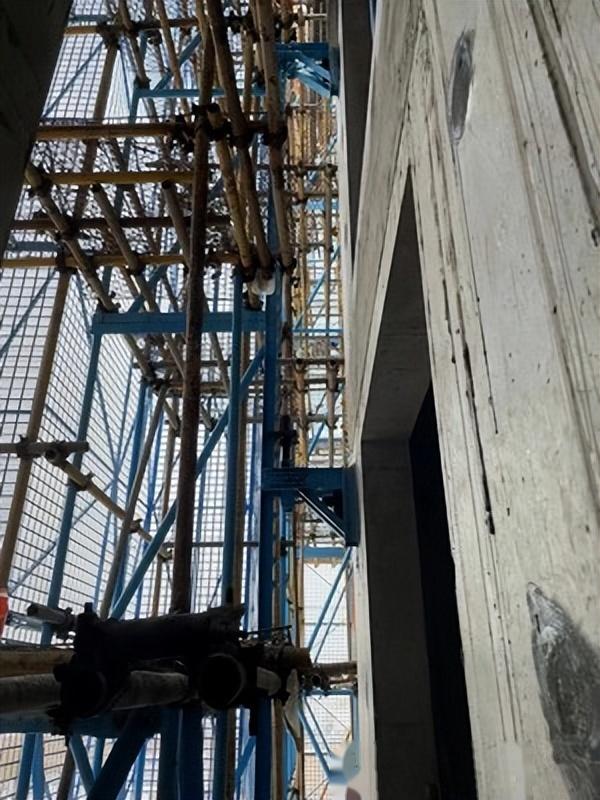 2020年施工現(xiàn)場升降機與附著式升降腳手架商品信息綜述